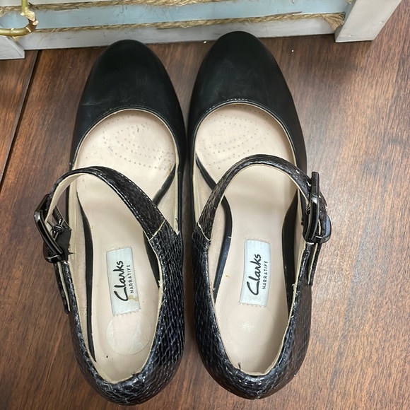 Clarks Leather Heels - Picture 4 of 8